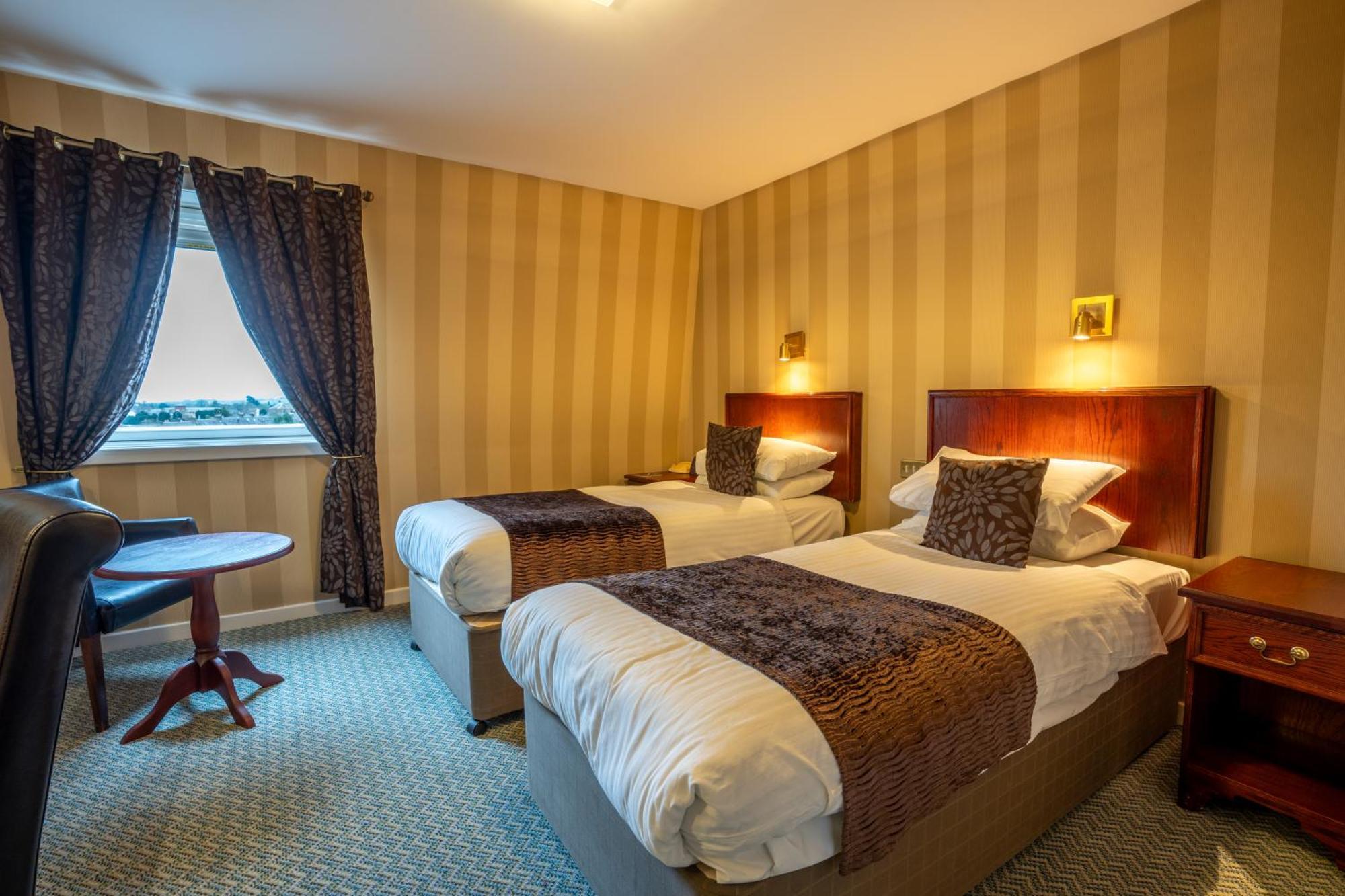Cairndale Hotel & Spa Дъмфрийс Екстериор снимка