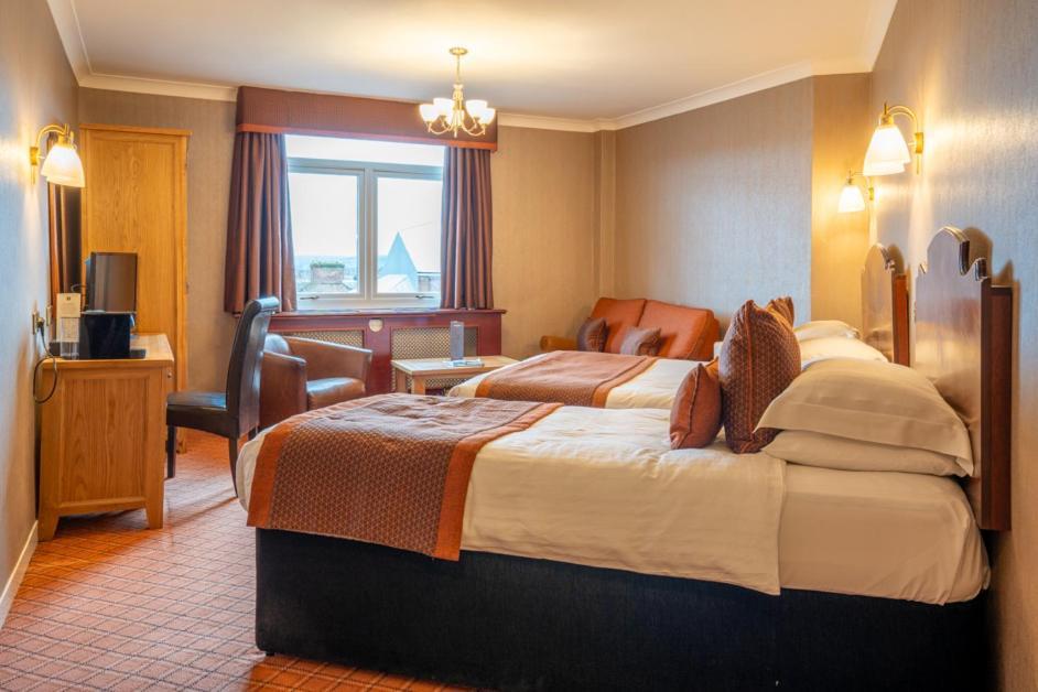 Cairndale Hotel & Spa Дъмфрийс Екстериор снимка
