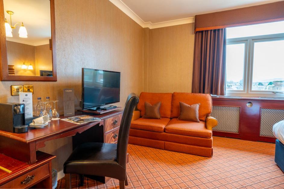 Cairndale Hotel & Spa Дъмфрийс Екстериор снимка