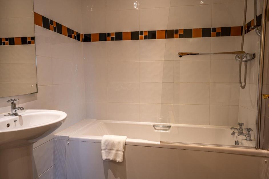Cairndale Hotel & Spa Дъмфрийс Екстериор снимка