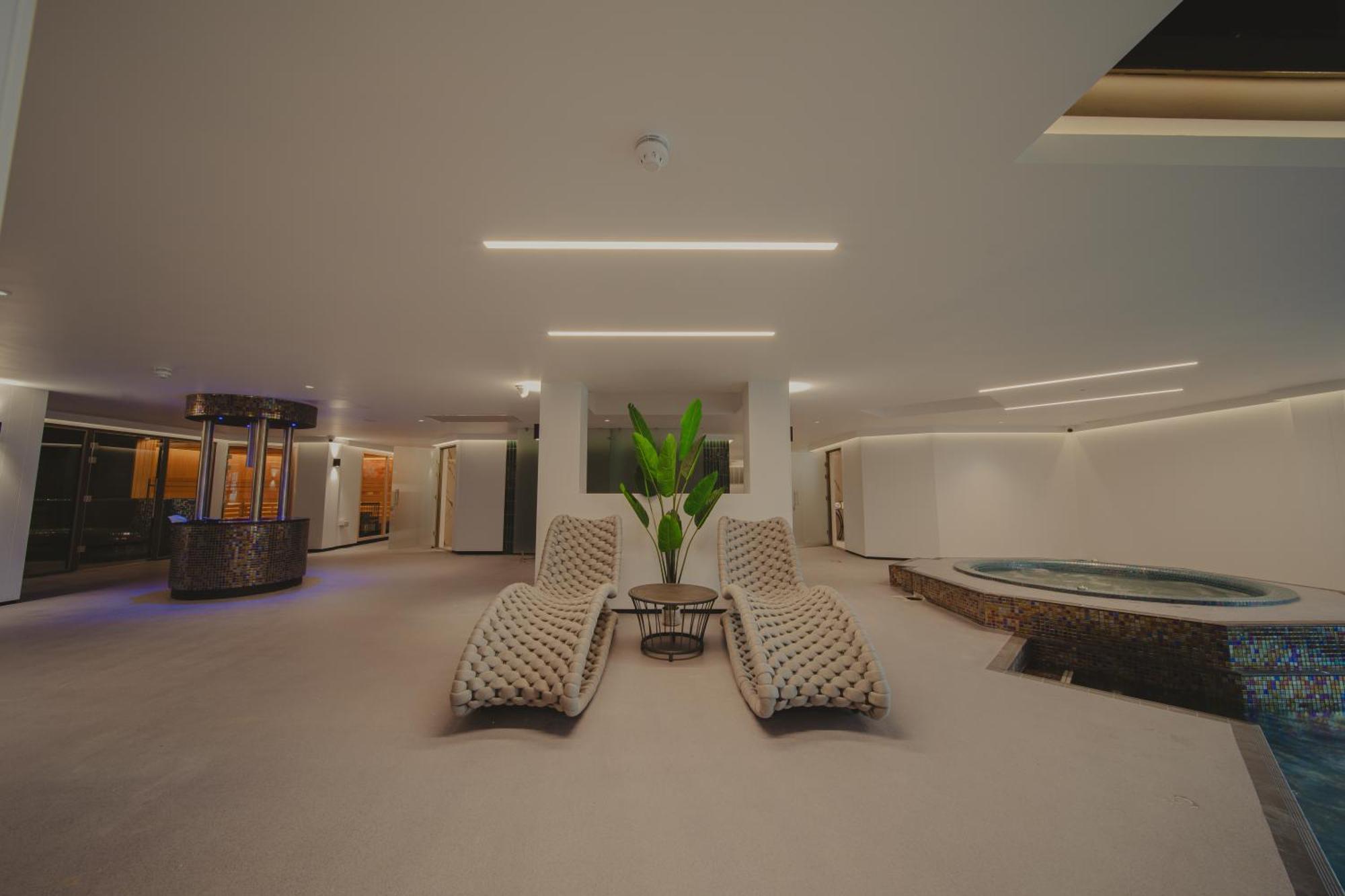 Cairndale Hotel & Spa Дъмфрийс Екстериор снимка