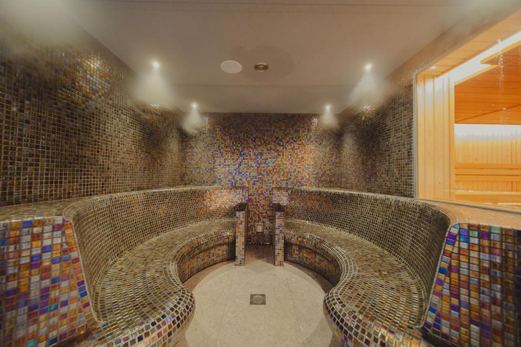 Cairndale Hotel & Spa Дъмфрийс Екстериор снимка