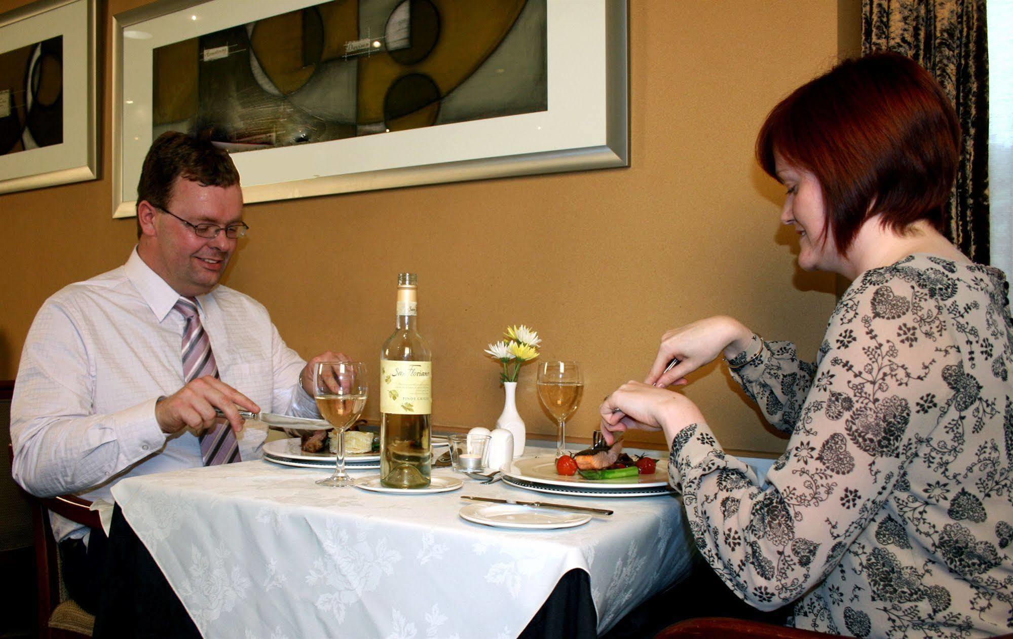 Cairndale Hotel & Spa Дъмфрийс Екстериор снимка